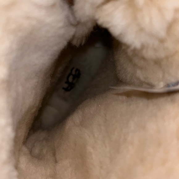 Ugg Adirondack lll Boots Size 8.5 NWT - Picture 14 of 15